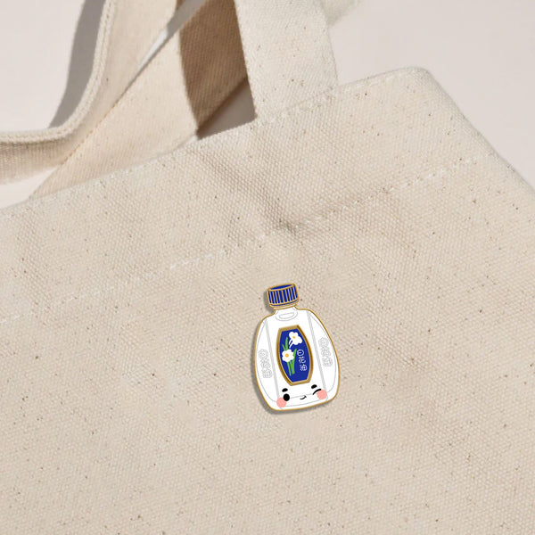 WHITE FLOWER OIL ENAMEL PIN - 2